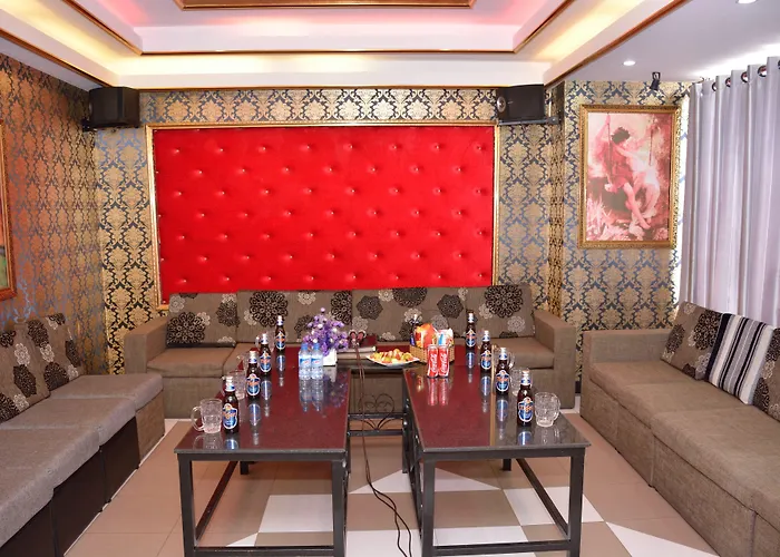 Отель Hoang Long 3*